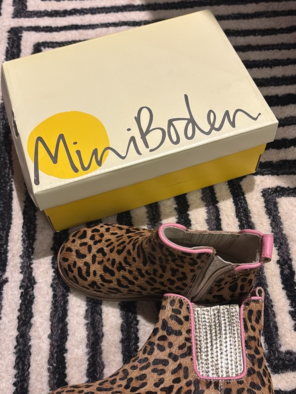 Mini Boden Girls Leopard Print Ankle Boots with Pink Trim UK size 27 - Picture 4 of 5